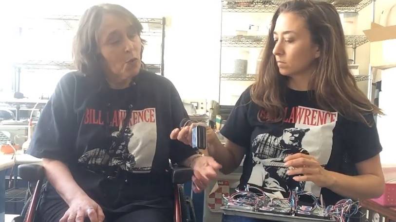 Жена и дочь Била Лоуренса Bill Lawrence продолжают его дело, звукосниматель L500