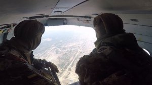 Совершение прыжка с парашютом с вертолета Ми-8