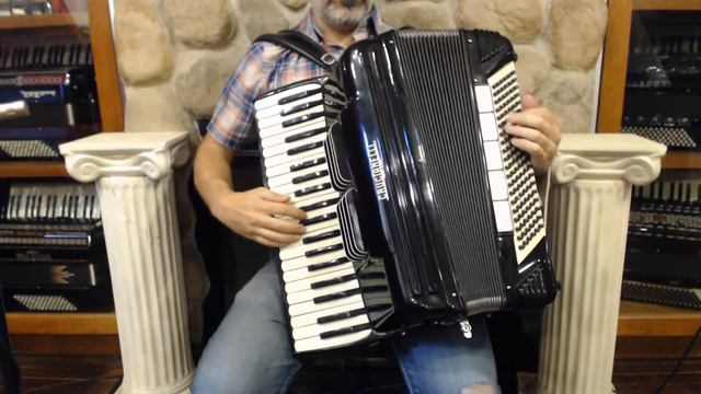 2345 - Black Crucianelli Piano Accordion LMMH 41 120 $1295 смотреть онлайн