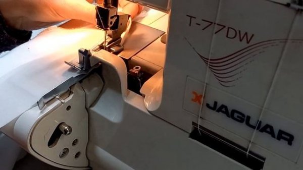 Shuttlecock processing. Опиковка на бытовом оверлоке. В чем сложность? Круглые воланы на блузку.