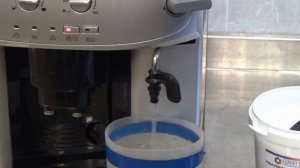 Чистка от накипи кофемашины DeLonghi CAFFE VENEZIA