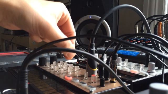 Korg Volca Beats, Keys, Bass jam смотреть онлайн