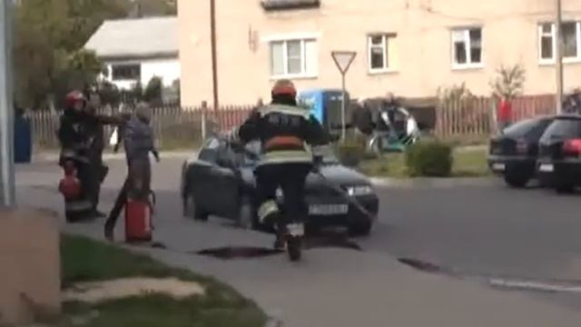 Горит машина