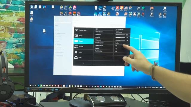 Philips 328P6VUBREB UHD/HDR 32'' Monitor Review {Greek} смотреть онлайн