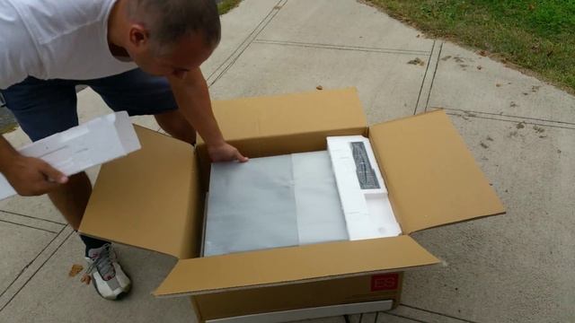 Unpacking a brand new Sony BDP-CX7000ES 400 Bluray Disc Changer смотреть онлайн