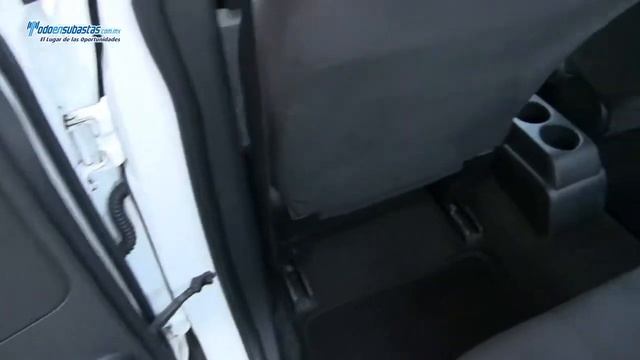 Nissan / Tiida Sedán Custom A/A CD / 2008