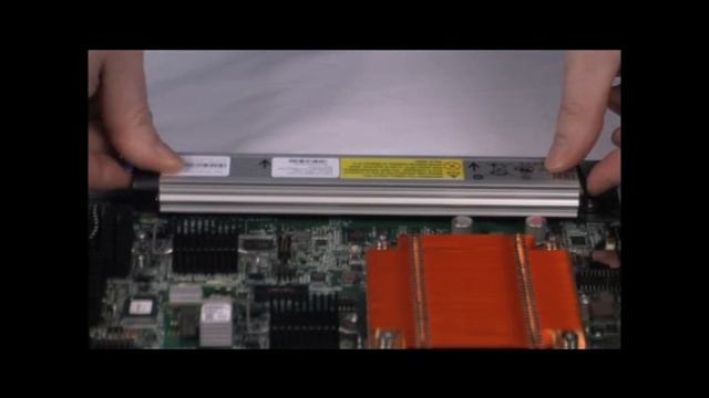 Flex System v7000 Replacing the Backup Battery смотреть онлайн