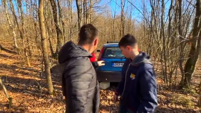ZAPALIO NAM SE AUTO NAKON DIVLJANJA ŠUMOM !