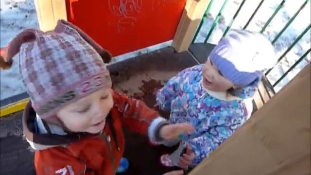 Алисе 1 год 5 месяцев 27 дней .Знакомство смотреть онлайн