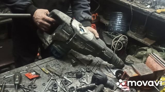 Makita HR5202C какой-то глюк. Сборка облицовки, осмотр редуктора. смотреть онлайн