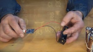 Зарядить аккумулятор  зарядкой от телефона