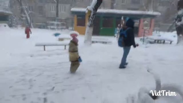 И это называется конец марта! смотреть онлайн