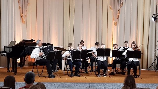 Ансамбль "Бриз" - "Песня тоже воевала". Попурри на темы песен военных лет смотреть онлайн