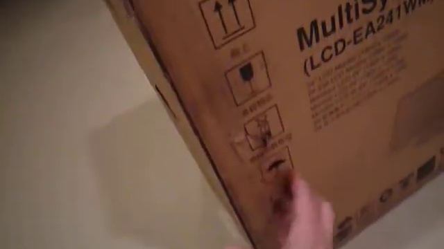 New (now damaged??) Monitor from UPS--Shipping Disaster. Thank you UPS! смотреть онлайн