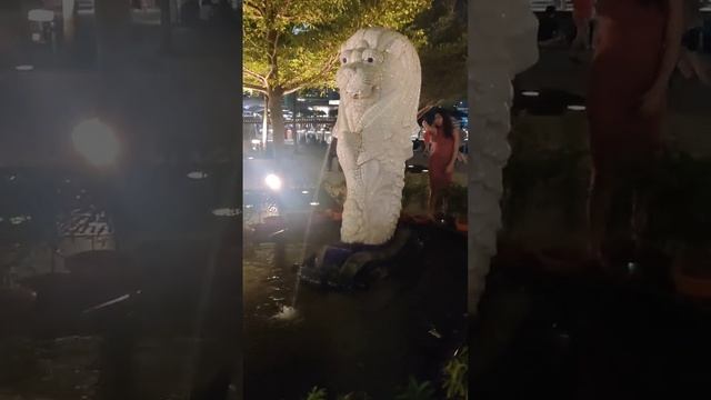 The Iconic Statue Merlion, Merlion Park, Singapore смотреть онлайн