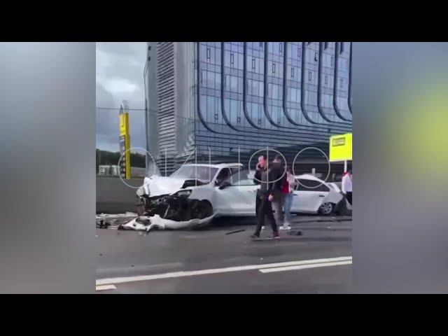 Массовое ДТП: Самосвал Sсania протаранил 15 автомобилей на Минском шоссе на выезде из Одинцово смотреть онлайн
