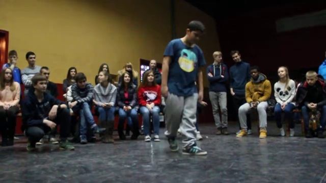 The First Crew Battle - 1\8 - Носочек (win) vs Эндрю 2-й выход смотреть онлайн