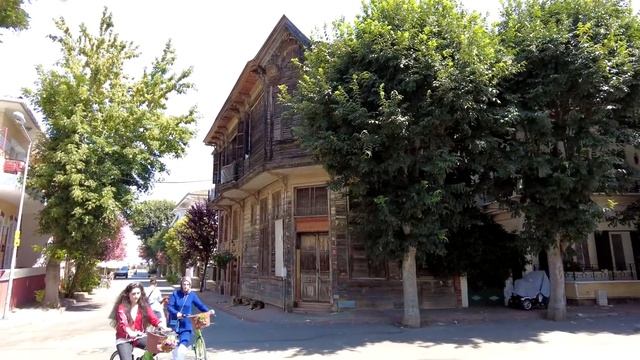 Принцевы острова. Пробрался в заброшенный дом Троцкого смотреть онлайн