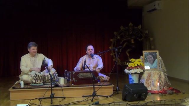 Indian song about love-Simple Vocalist and Sergey Puchkov tabla смотреть онлайн