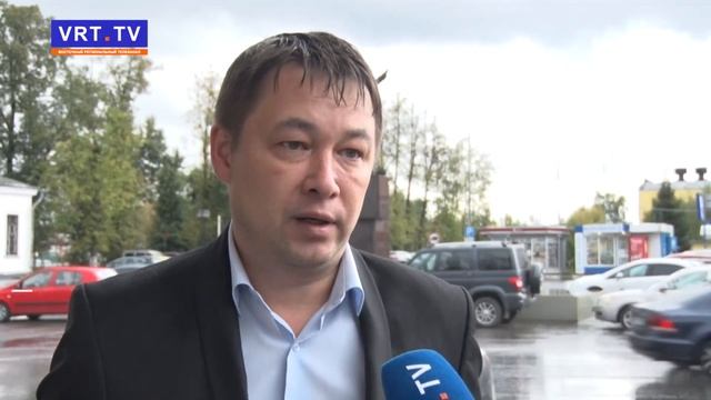 В городе вскрыли канализационные люки. смотреть онлайн