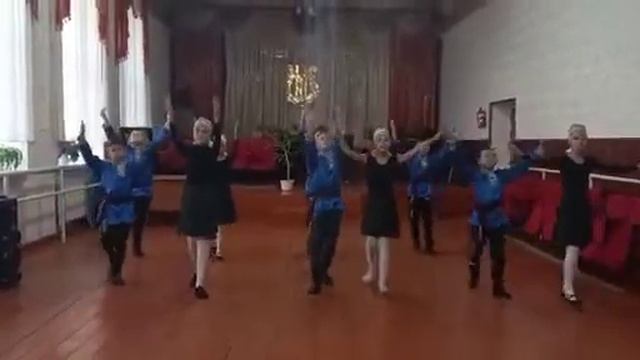 Этюд в характере русского танца "С поклоном к вам". смотреть онлайн