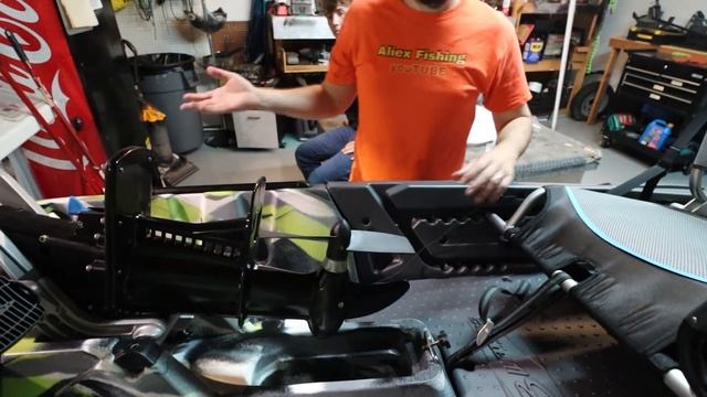 IMPRESSIVE Big FISH 108 Pro Fish Pedal Drive Kayak Unbox / Setup / Walkthru смотреть онлайн