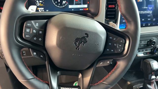 2023 Ford Bronco Raptor - 2 Minute Review - SUVS.com смотреть онлайн