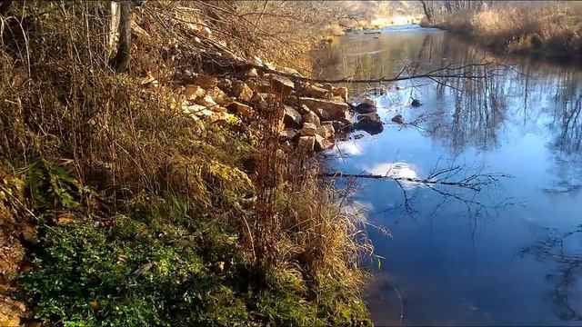 Красный водопад на реке Холохольня 10 км от города Старица