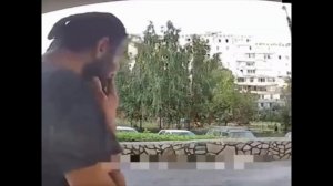 Умный домофон не пускает работяг домой и правильно делает