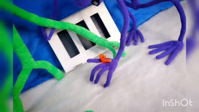 Игрушки Зелёный и Фиолетовый Радужный друзья из Роблокс Rainbow friends Roblox смотреть онлайн