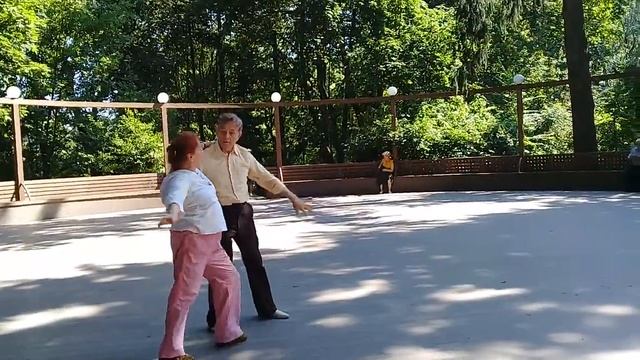 Июль 2020года. Танцы в Царицыно. смотреть онлайн