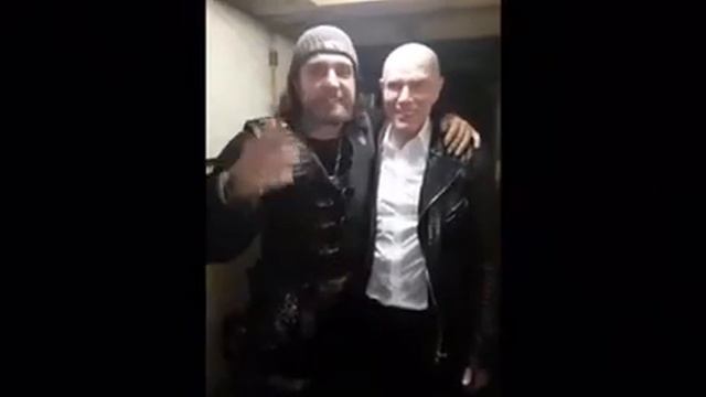 "Мы со старым, добрым другом вспоминаем молодость в перед его выходом на бис" - Александр Хирург смотреть онлайн