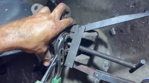 Замена задних тормозных колодок Renault Megane Scenic Laguna