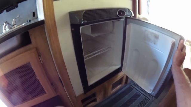 Tour my 1994 Coachmen 19 RB Class B RV смотреть онлайн
