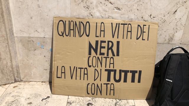 Crotone, Manifestazione contro ogni forma di razzismo 13 giugno 2020 смотреть онлайн