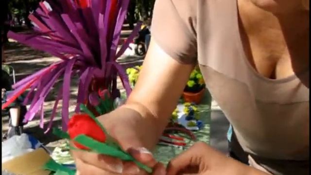 Прогулка по аллее парящих зонтиков. Учимся делать цветочки с конфет. смотреть онлайн