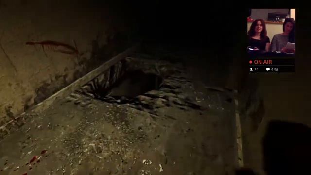 Wimpy girls play Outlast - 1 / 2 смотреть онлайн