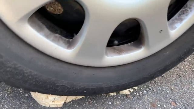Crushing Crunchy & Soft Things by Car! - EXPERIMENT: Car vs Rainbow Tower Ring смотреть онлайн