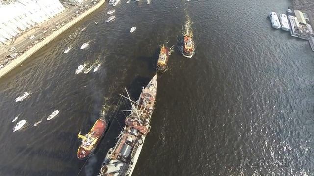 Крейсер Аврора на большой Неве смотреть онлайн