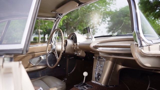 PCARMARKET Auction: 1961 Chevrolet Corvette смотреть онлайн