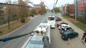 Вид от штанги троллейбуса/Еду по Большой Октябрьской. Ярославль.