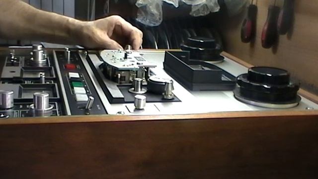 Катушечный магнитофон SONY TC-9000   1 ролик.