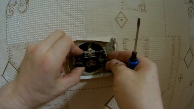 Замена люстры, выключателя, розетки смотреть онлайн