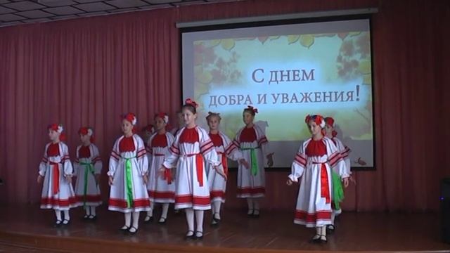 Ансамбль танца "Очарование" - "Сторонка родная" смотреть онлайн