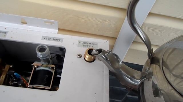 моем газовую настенную колонку при помощи компрессора смотреть онлайн