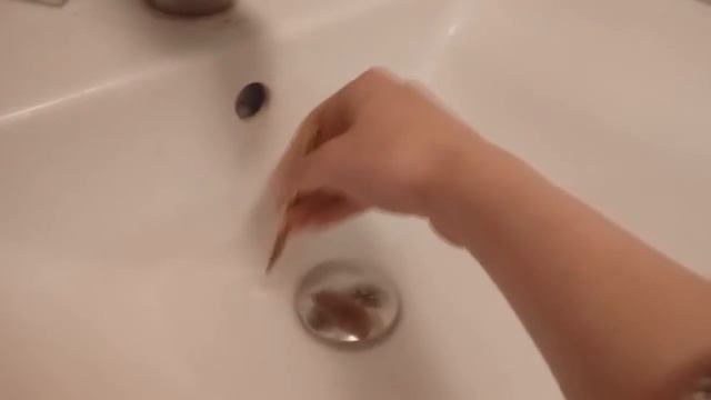 ЧТО БУДЕТ ЕСЛИ НАРИСОВАТЬ КАРАНДАШОМ НА ВОДЕ?! ЖИВ ЛИ Я ПОСЛЕ ЭТОГО?? смотреть онлайн