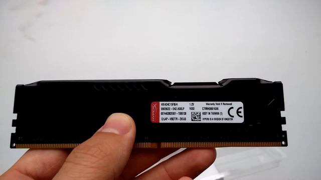 Распаковка Kingston DDR4-2400 4096MB PC4-19200 HyperX Fury Black (HX424C15FB/4) смотреть онлайн
