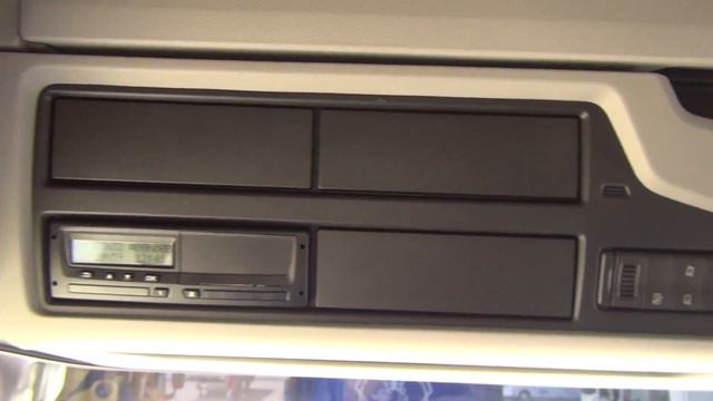 Scania S 500 A4x2LA Tractor Truck (2019) Exterior and Interior смотреть онлайн