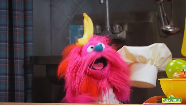 Sesame Street: Make Monster Faces with Zooey Deschanel! | Cookie Monster's Foodie Truck смотреть онлайн