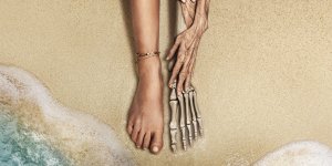 На этом пляже они стареют быстрее, чем понимают это...|Фильм Время 2021| Краткий пересказ